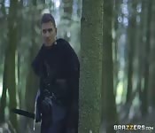 Khal Drogo and Khaleesi Hot Threesome 1/4