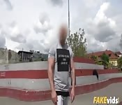 Geile Schlampe wird aufgerissen